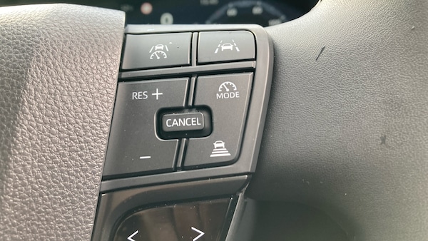 Used Toyota C-HR 2023 for sale - 76184299: Photo 39