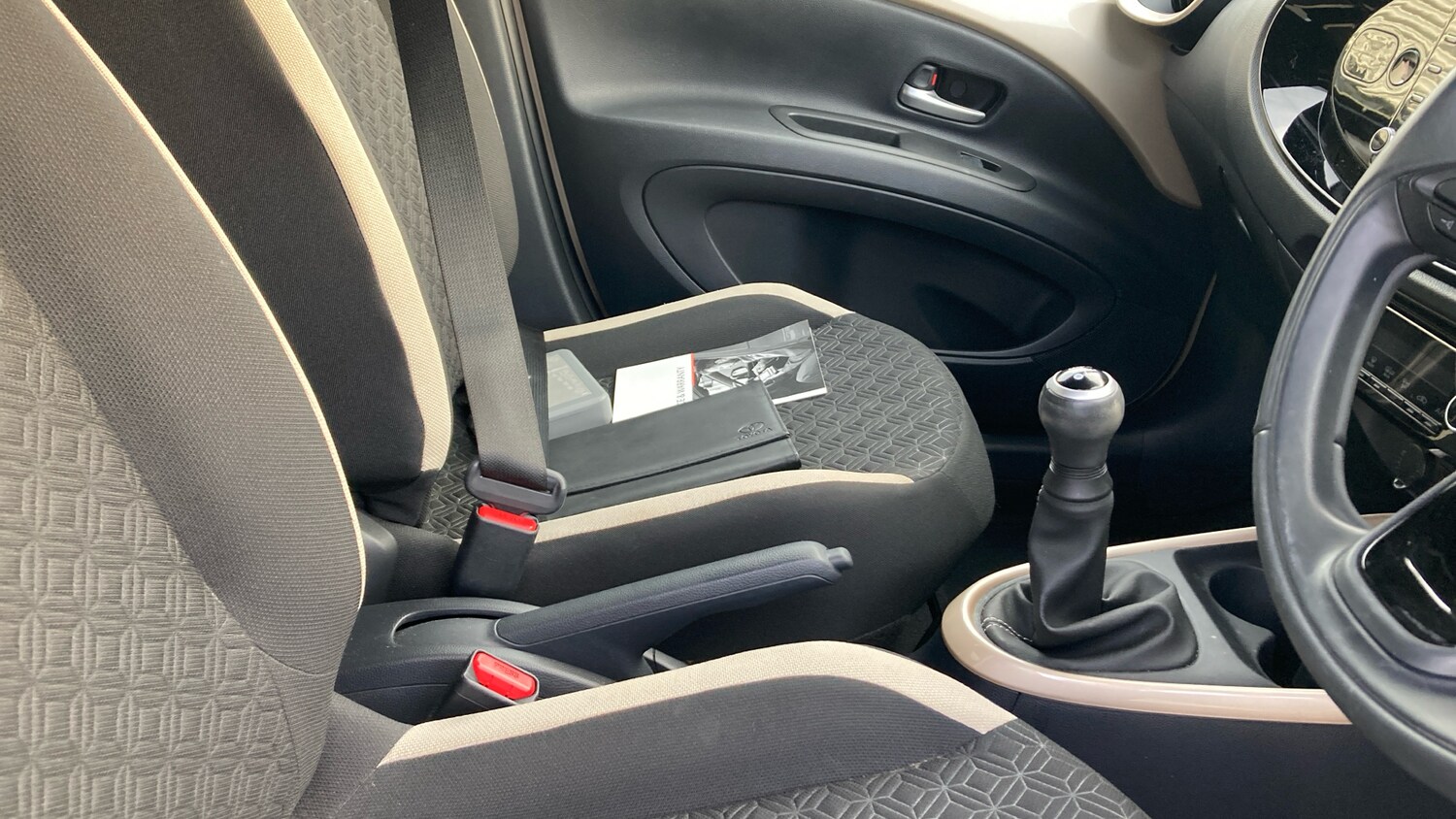 Used Toyota Aygo X 2022 for sale - 78125060: Photo 30