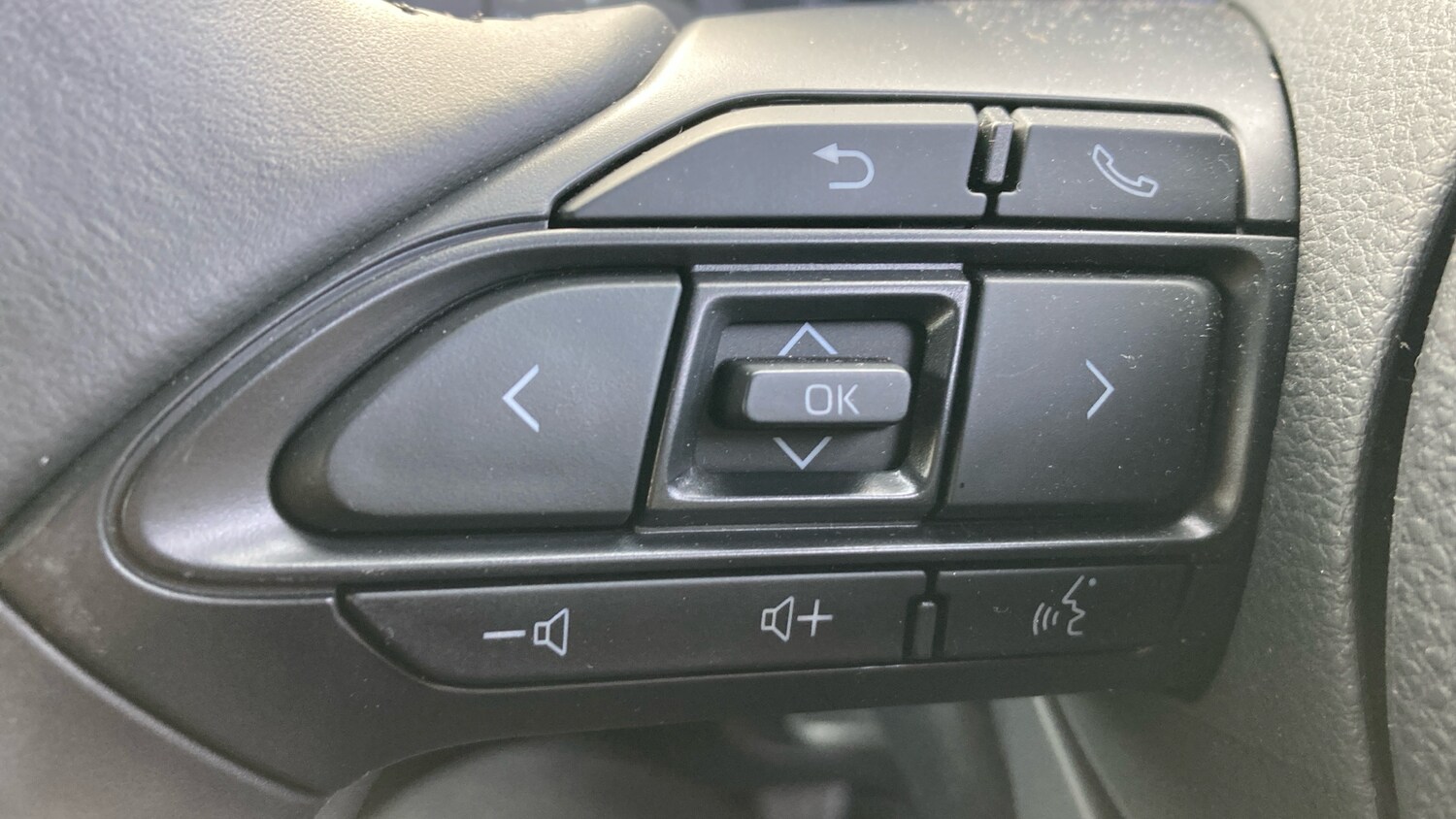 Used Toyota Aygo X 2022 for sale - 78125060: Photo 37