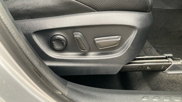 Used Toyota C-HR 2023 for sale - 76076294: Photo 35