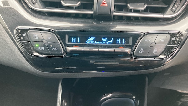 Used Toyota C-HR 2023 for sale - 76076294: Photo 41