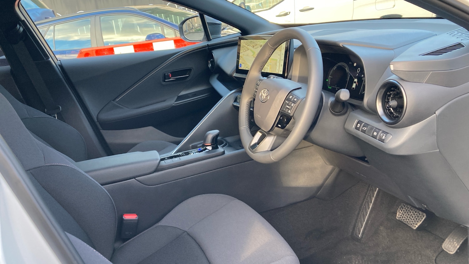 Used Toyota C-HR 2025 for sale - 76694168: Photo 11