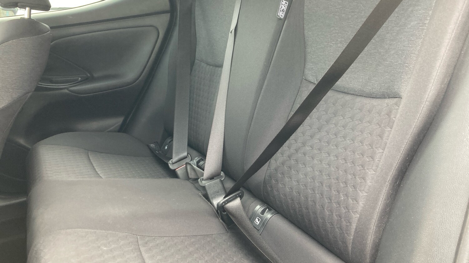 Used Toyota Yaris 2022 for sale - 76040607: Photo 21