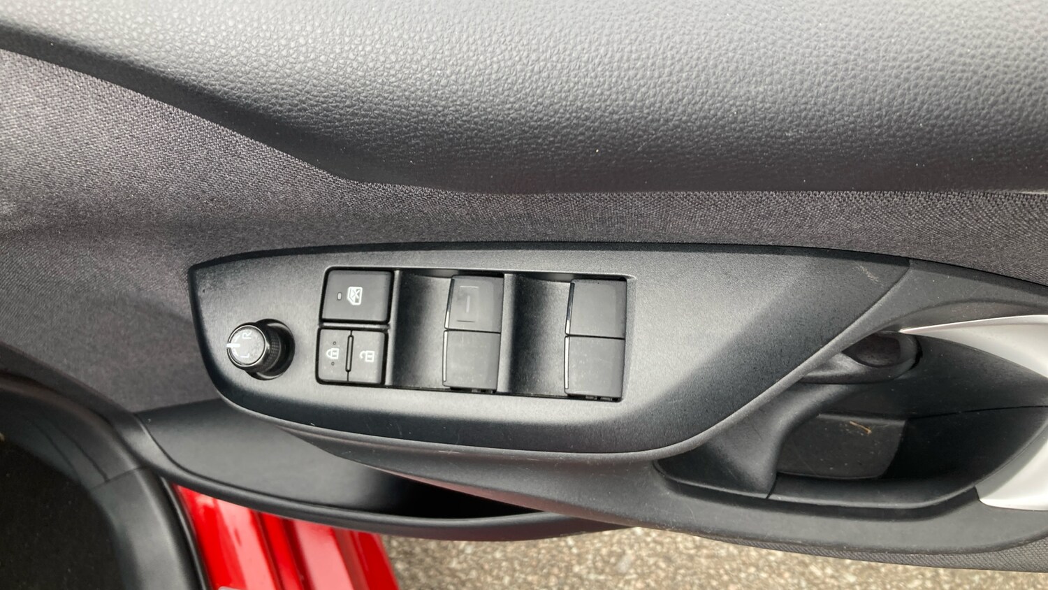 Used Toyota Yaris 2022 for sale - 76040607: Photo 31