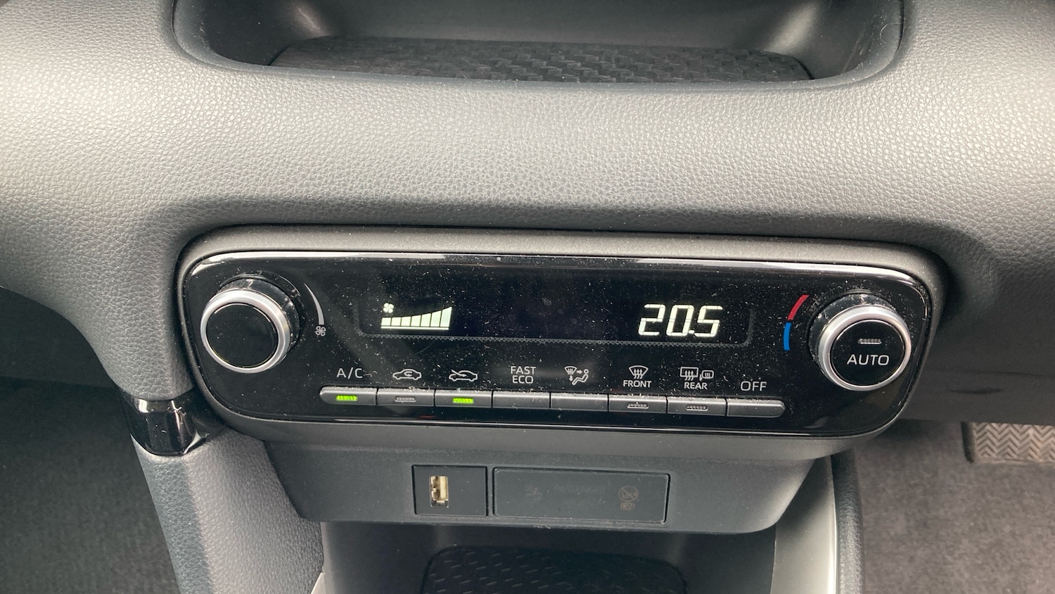 Used Toyota Yaris 2022 for sale - 76040607: Photo 35