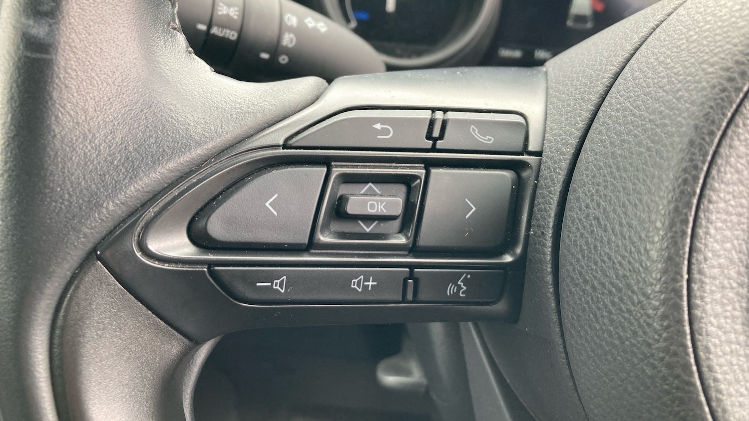 Used Toyota Yaris 2022 for sale - 76040607: Photo 37