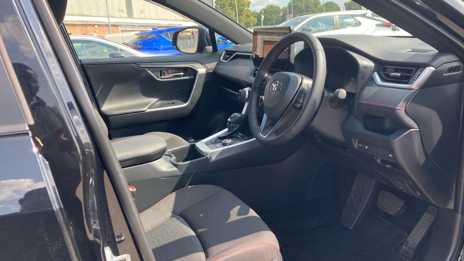 Used Toyota RAV4 2025 for sale - 76694190: Photo 11