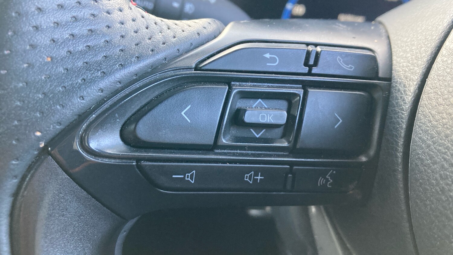 Used Toyota Yaris Cross 2023 for sale - 76554146: Photo 32