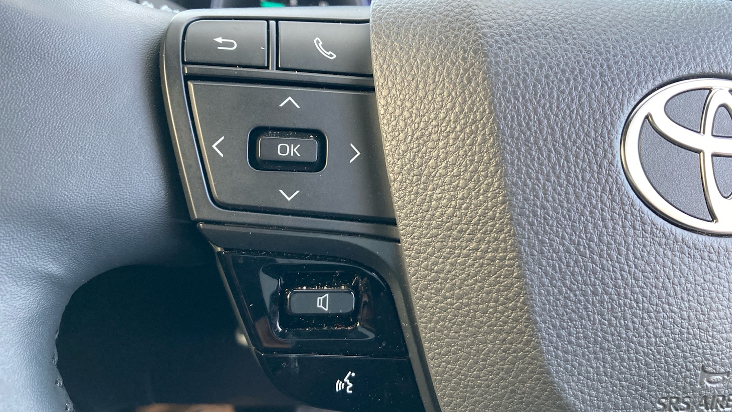 Used Toyota C-HR 2024 for sale - 77085423: Photo 38