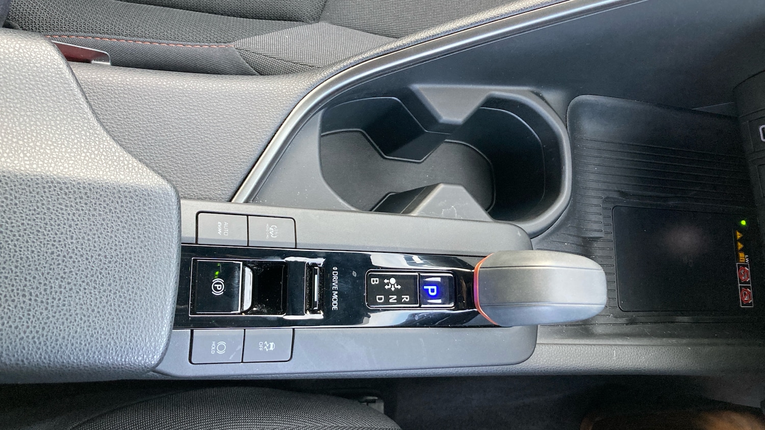 Used Toyota C-HR 2024 for sale - 77085423: Photo 40