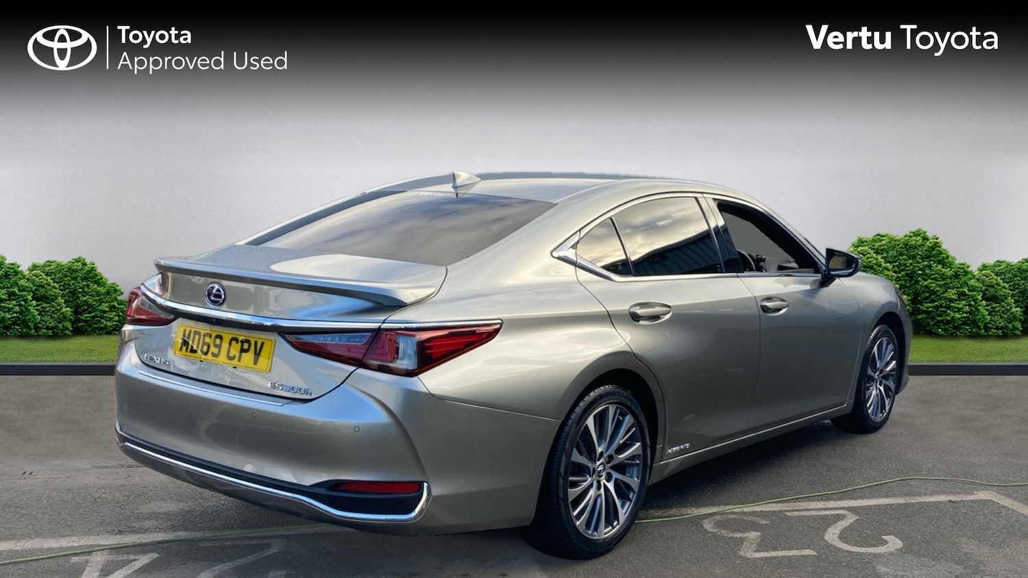 Used Lexus ES 2020 for sale - 76891965: Photo 2