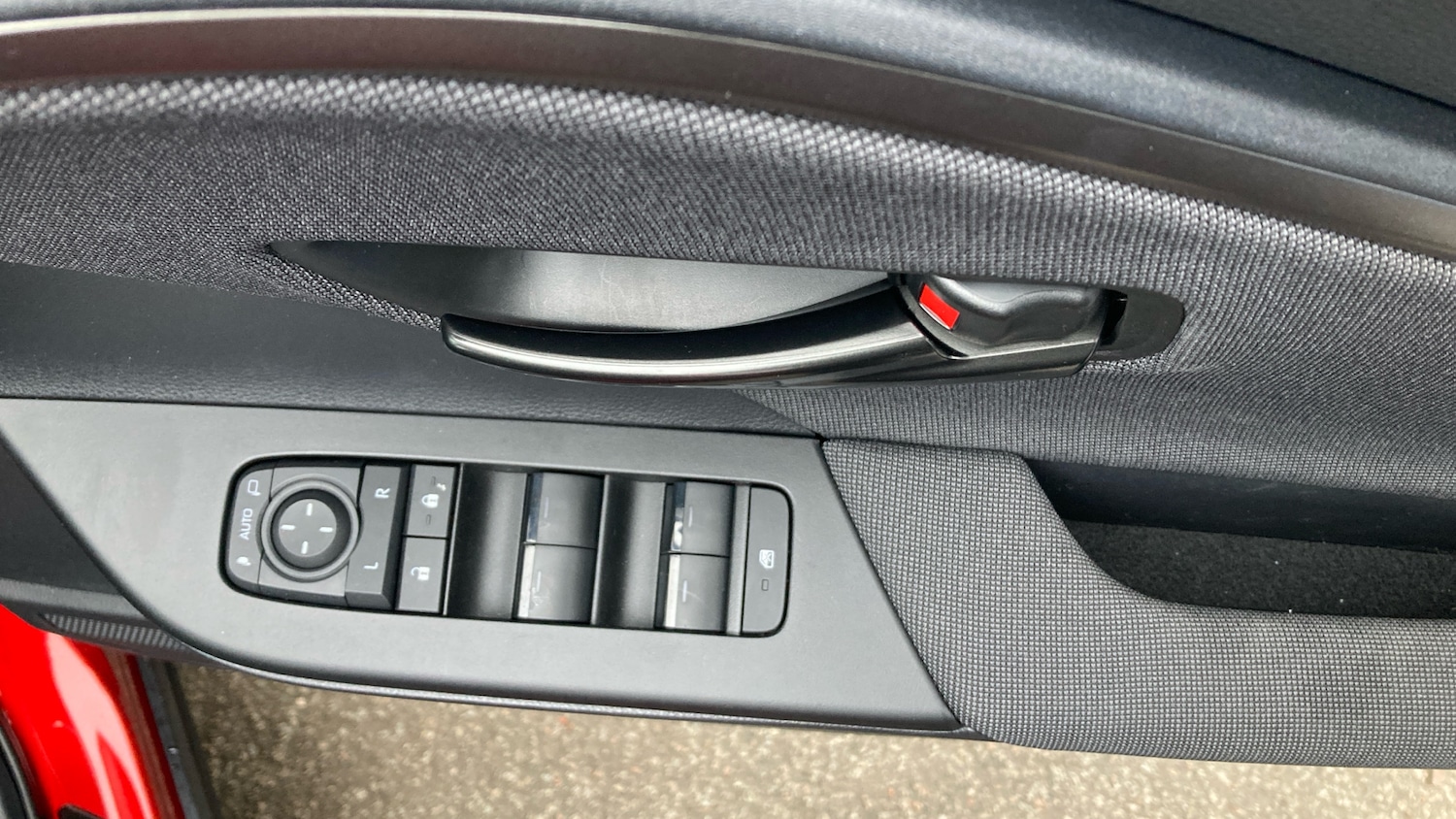 Used Toyota C-HR 2025 for sale - 76583188: Photo 33