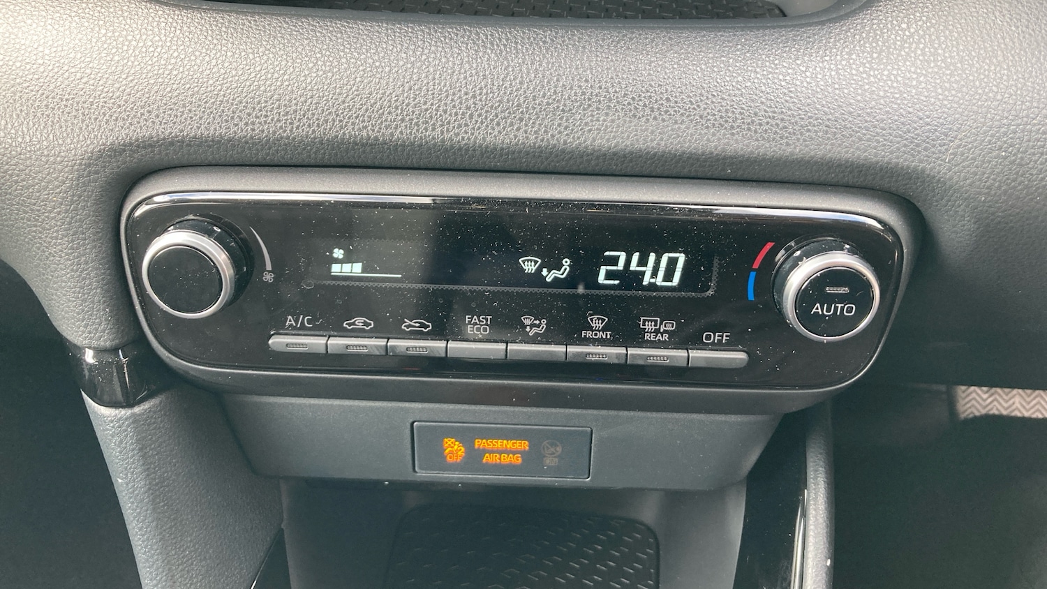 Used Toyota Yaris 2025 for sale - 77025240: Photo 38