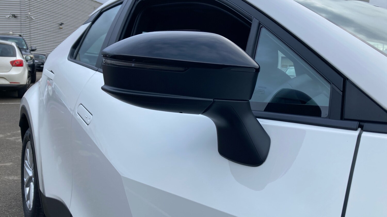 Used Toyota C-HR 2025 for sale - 78223185: Photo 32