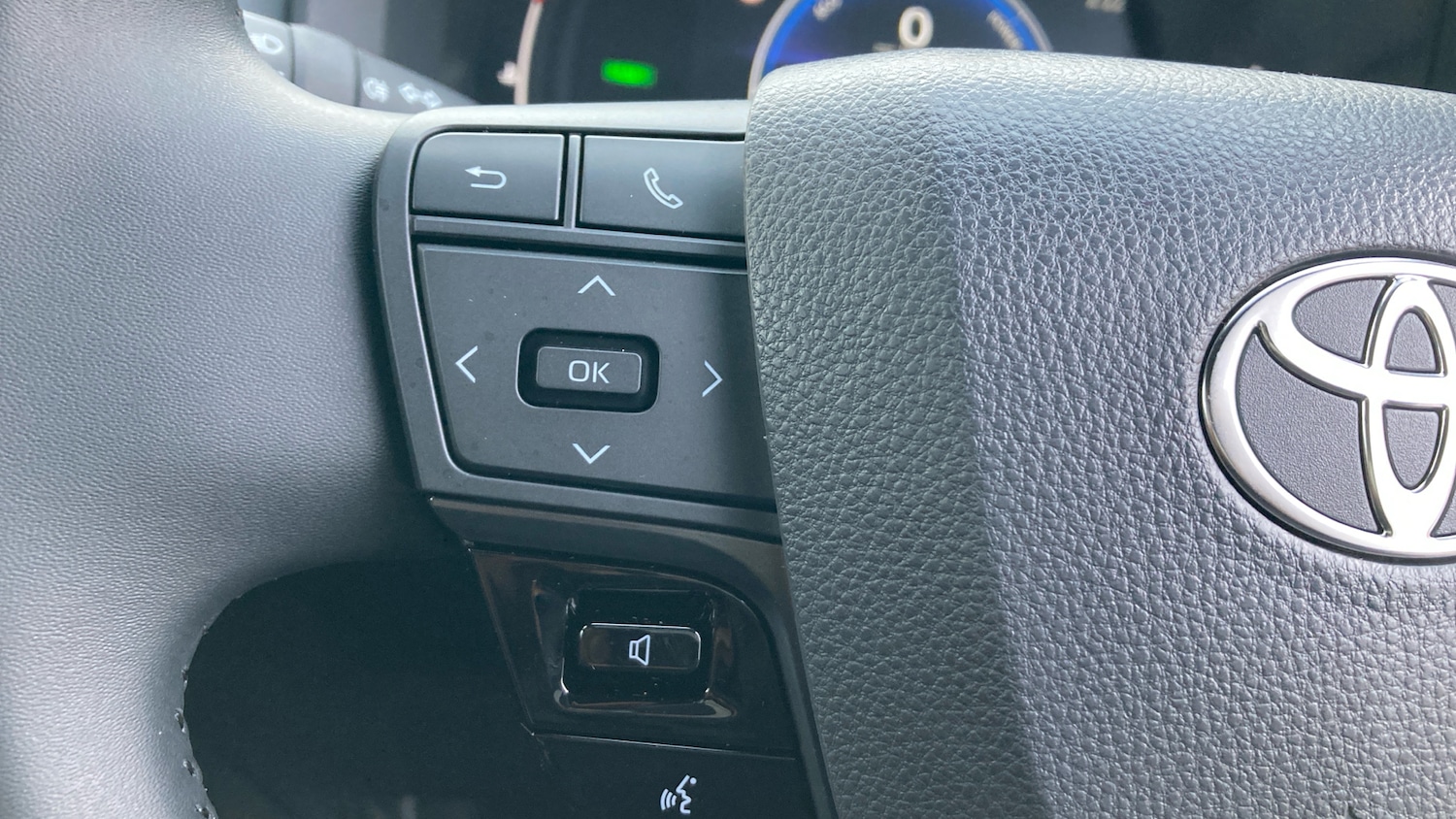 Used Toyota C-HR 2025 for sale - 78223185: Photo 38