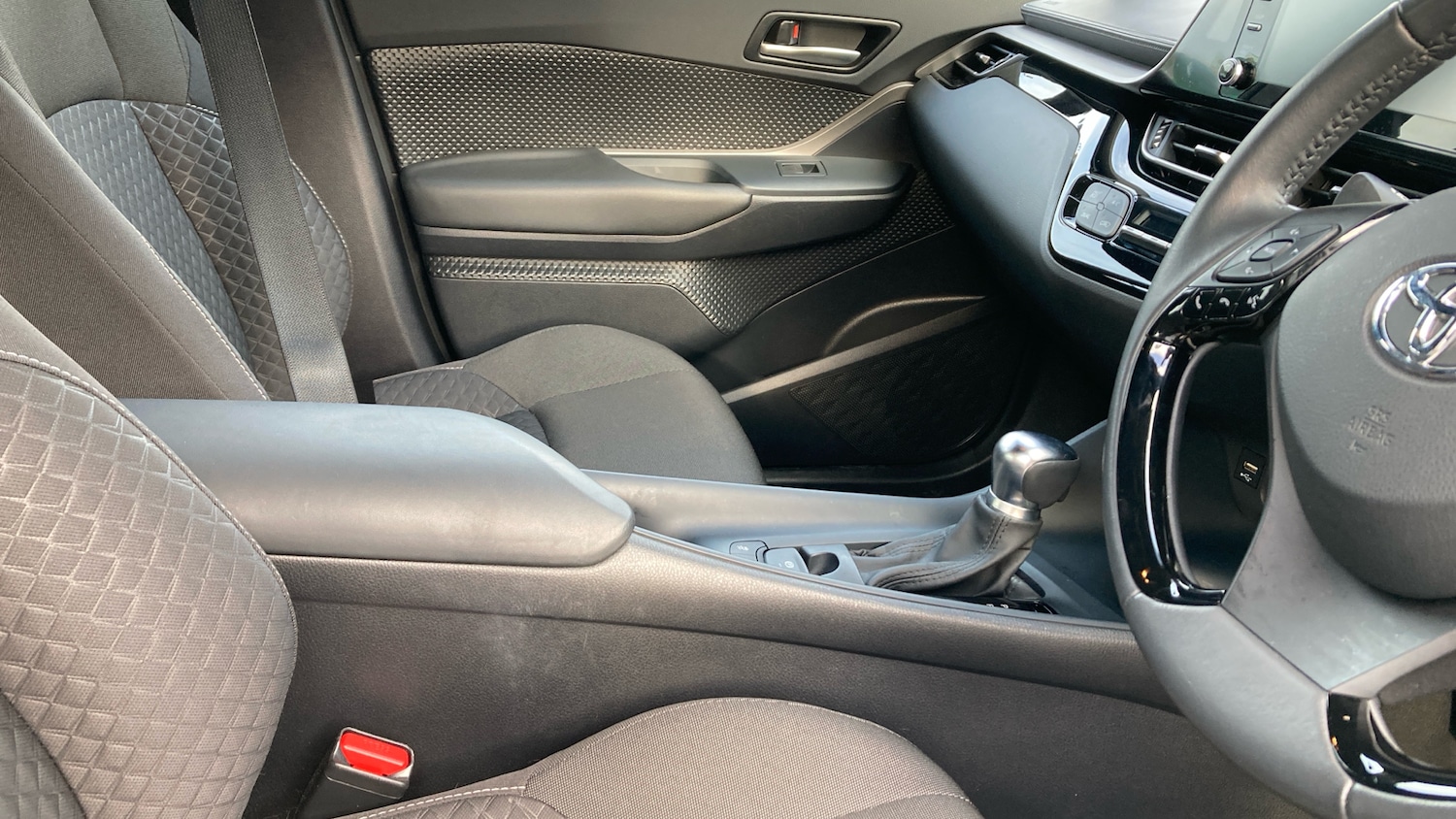 Used Toyota C-HR 2022 for sale - 76945321: Photo 33