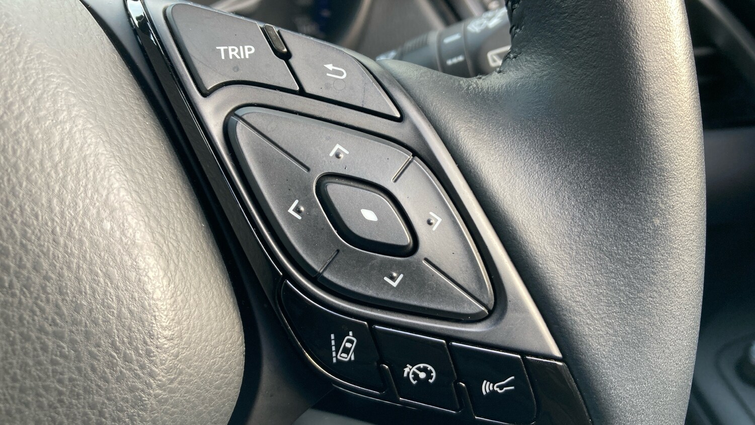 Used Toyota C-HR 2022 for sale - 76945321: Photo 35