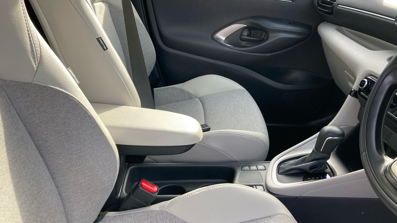 Used Toyota Yaris 2023 for sale - 76583136: Photo 34