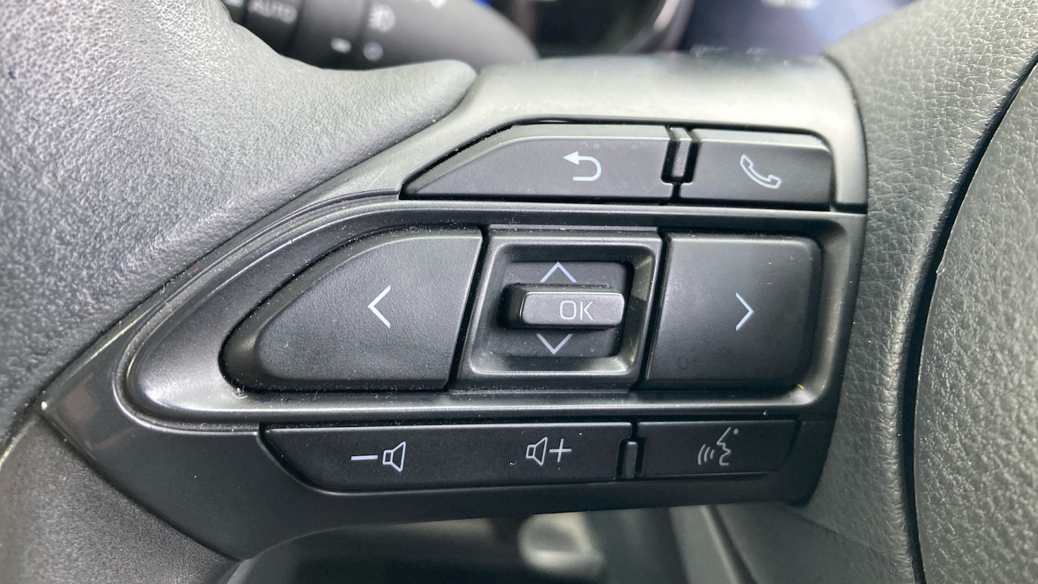 Used Toyota Yaris 2023 for sale - 76583136: Photo 38