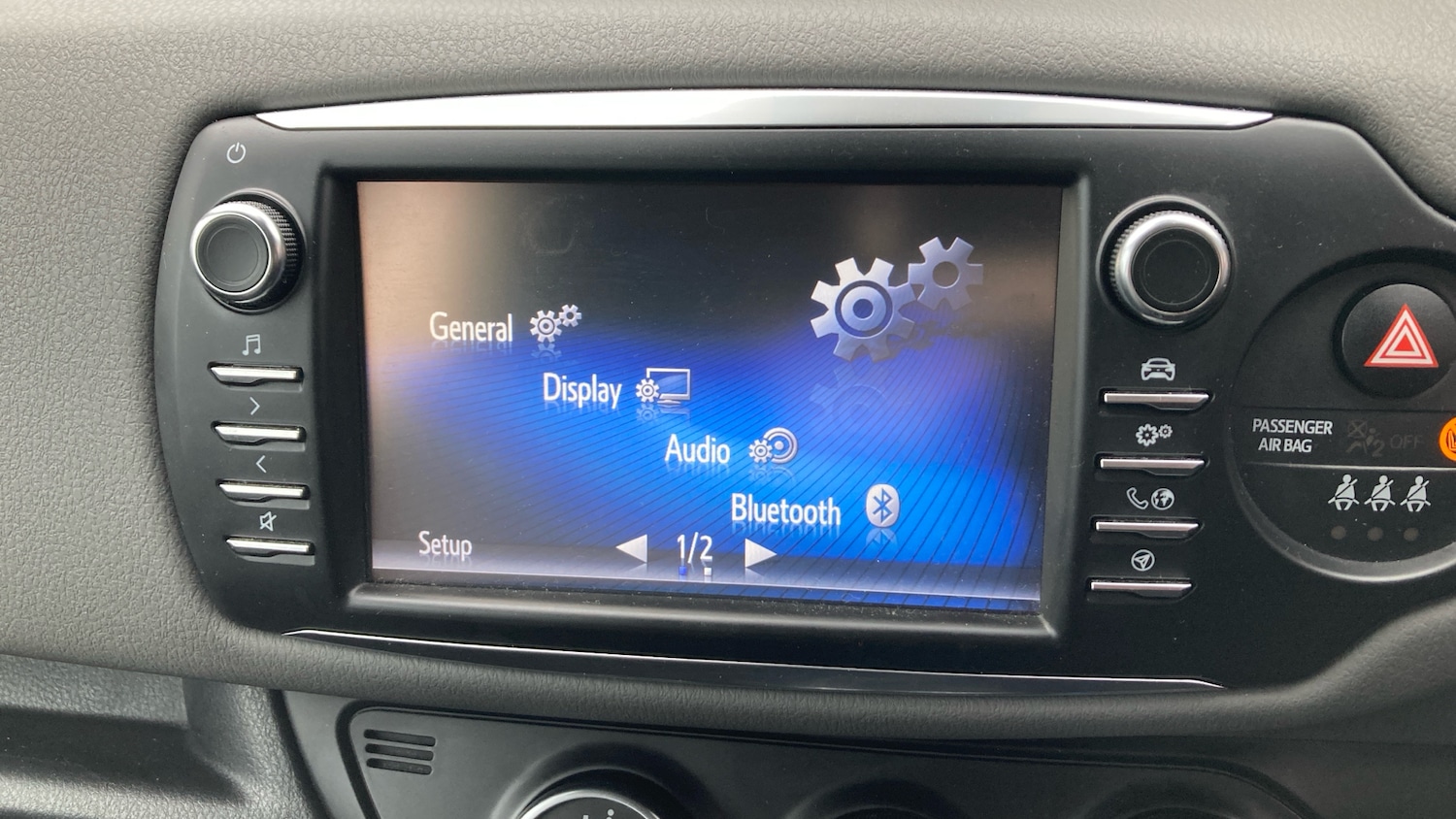 Used Toyota Yaris 2018 for sale - 76588978: Photo 27