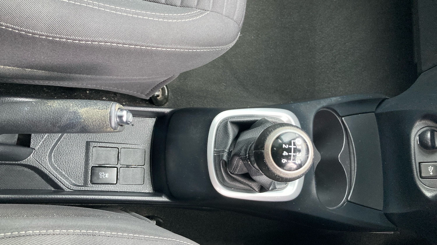 Used Toyota Yaris 2018 for sale - 76588978: Photo 37