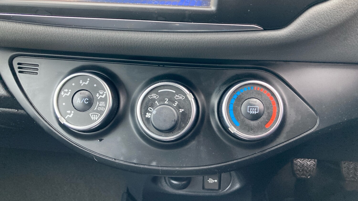 Used Toyota Yaris 2018 for sale - 76588978: Photo 40