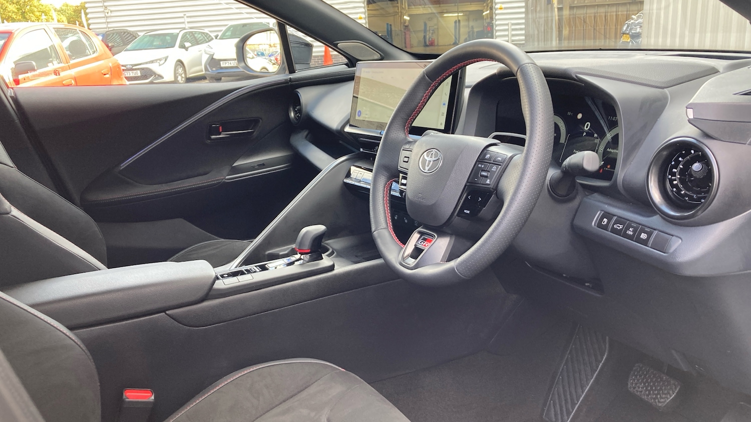 Used Toyota C-HR 2025 for sale - 76464335: Photo 11