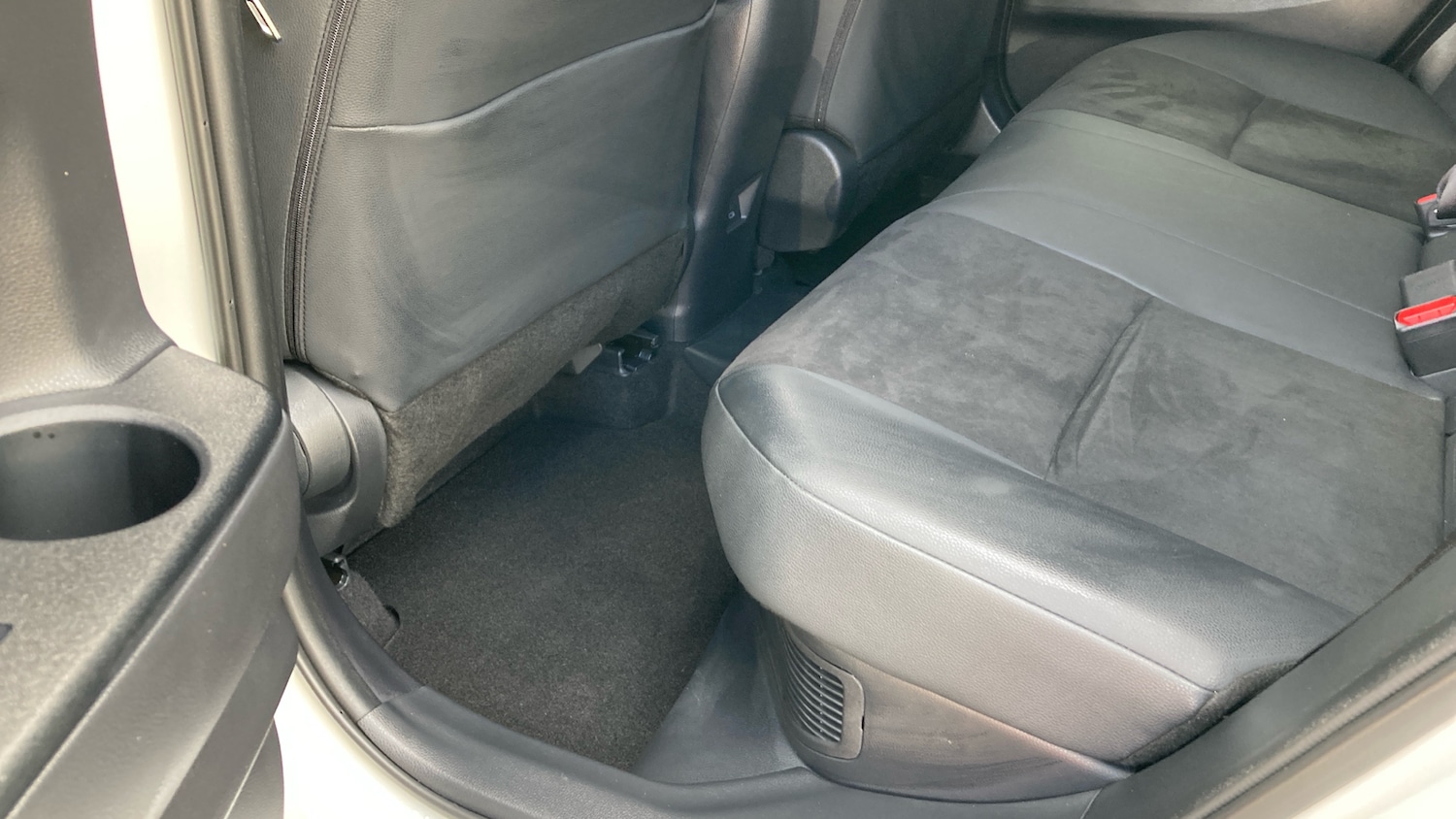 Used Toyota C-HR 2025 for sale - 76464335: Photo 13