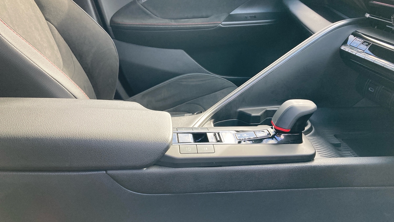 Used Toyota C-HR 2025 for sale - 76464335: Photo 36