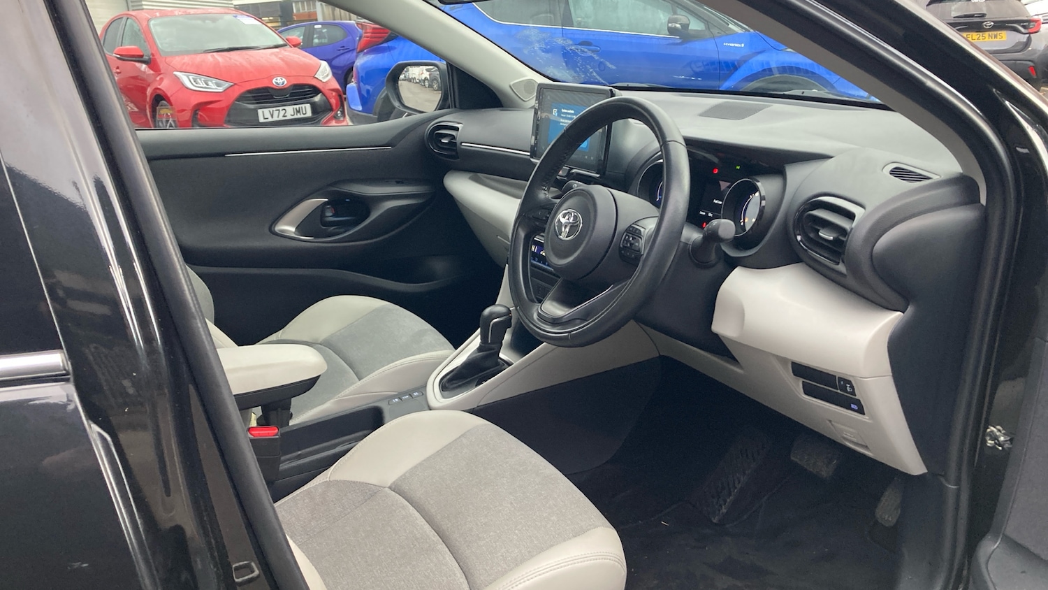 Used Toyota Yaris 2022 for sale - 77076967: Photo 11