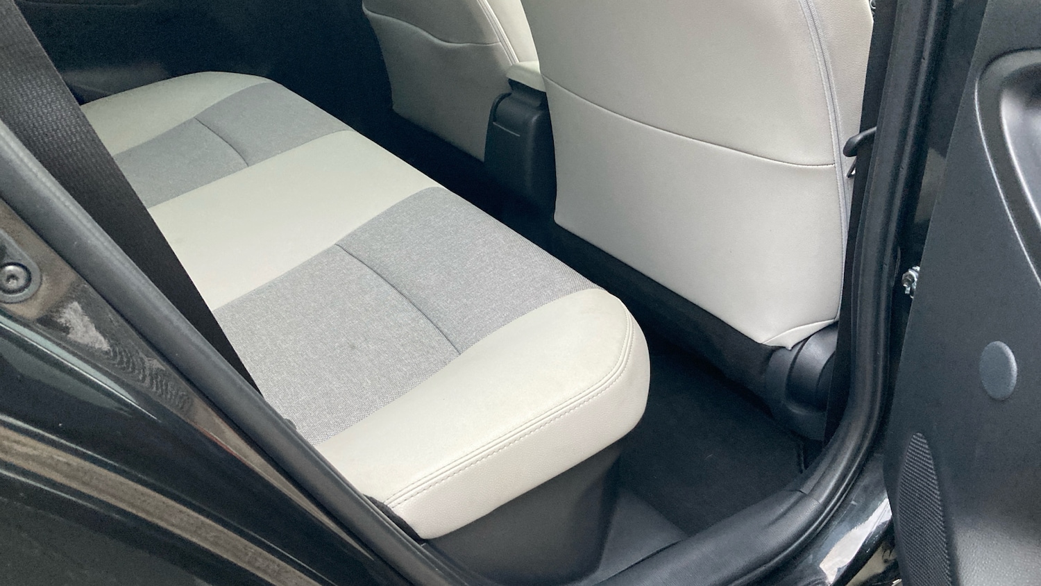 Used Toyota Yaris 2022 for sale - 77076967: Photo 12