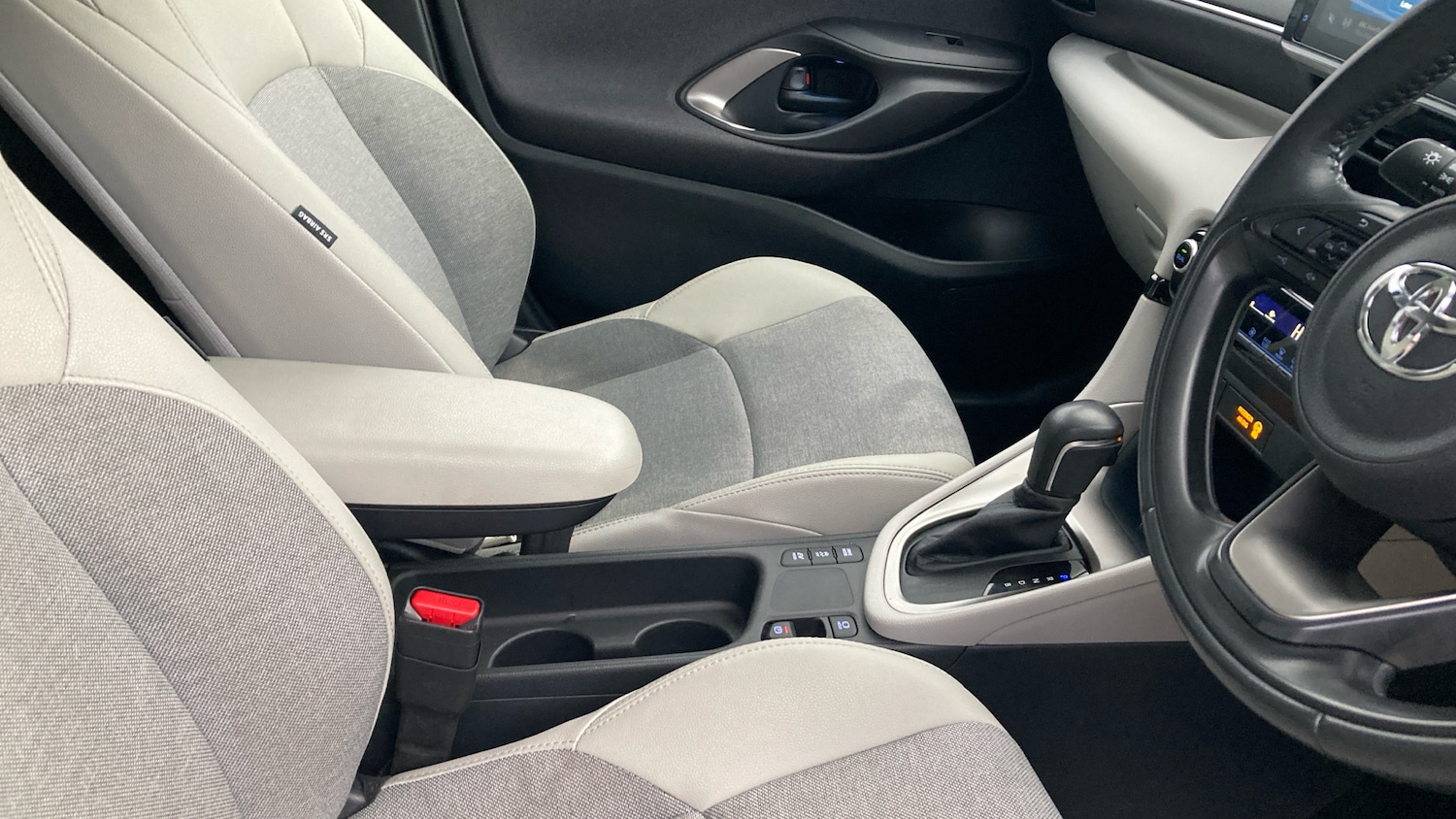 Used Toyota Yaris 2022 for sale - 77076967: Photo 32