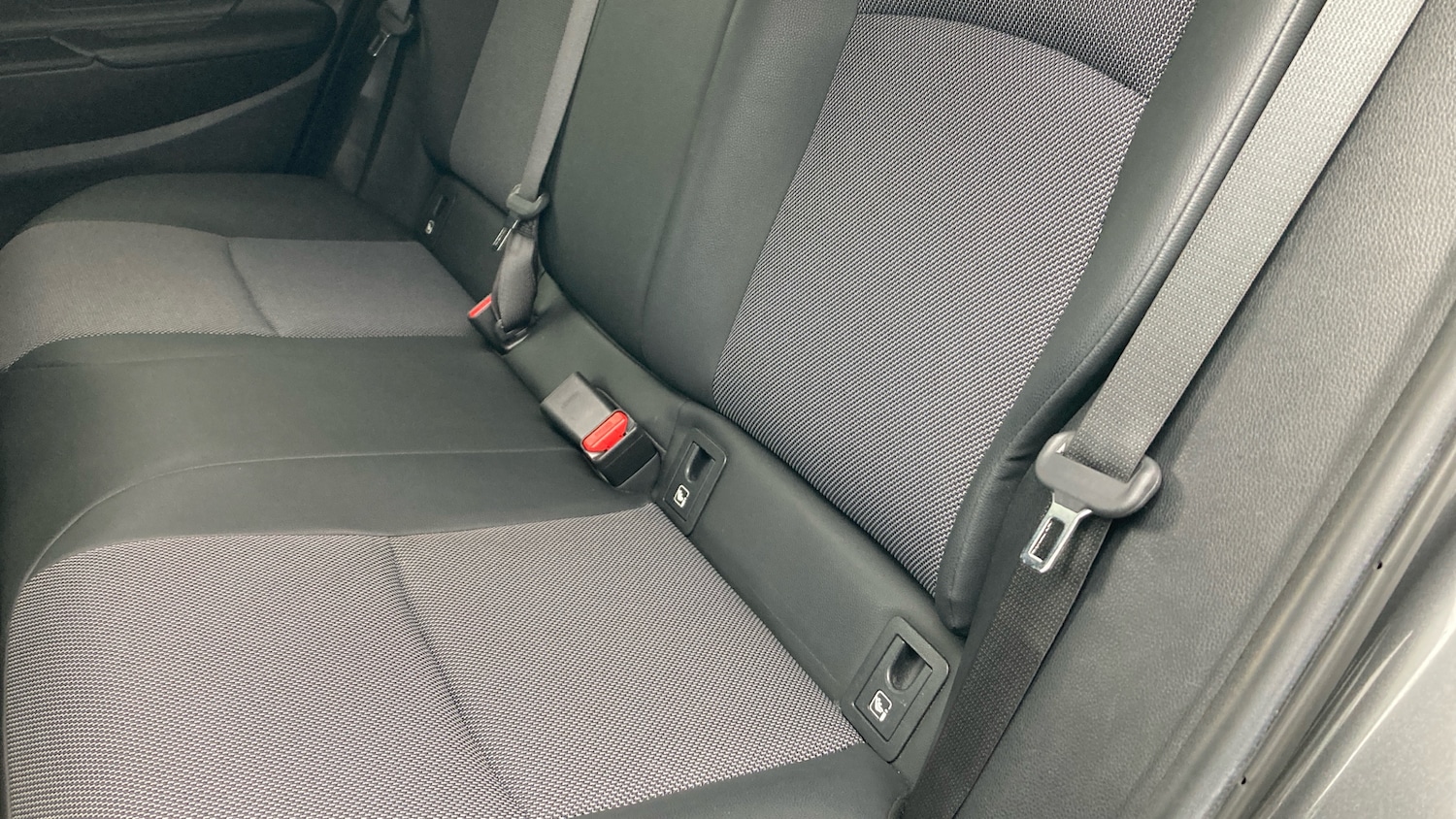 Used Toyota C-HR 2024 for sale - 77656095: Photo 21