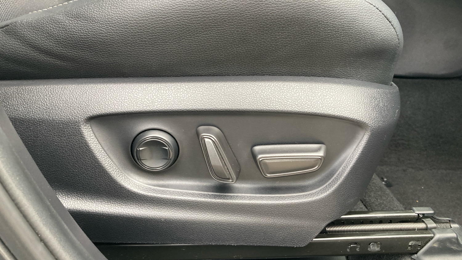 Used Toyota C-HR 2024 for sale - 77656095: Photo 35