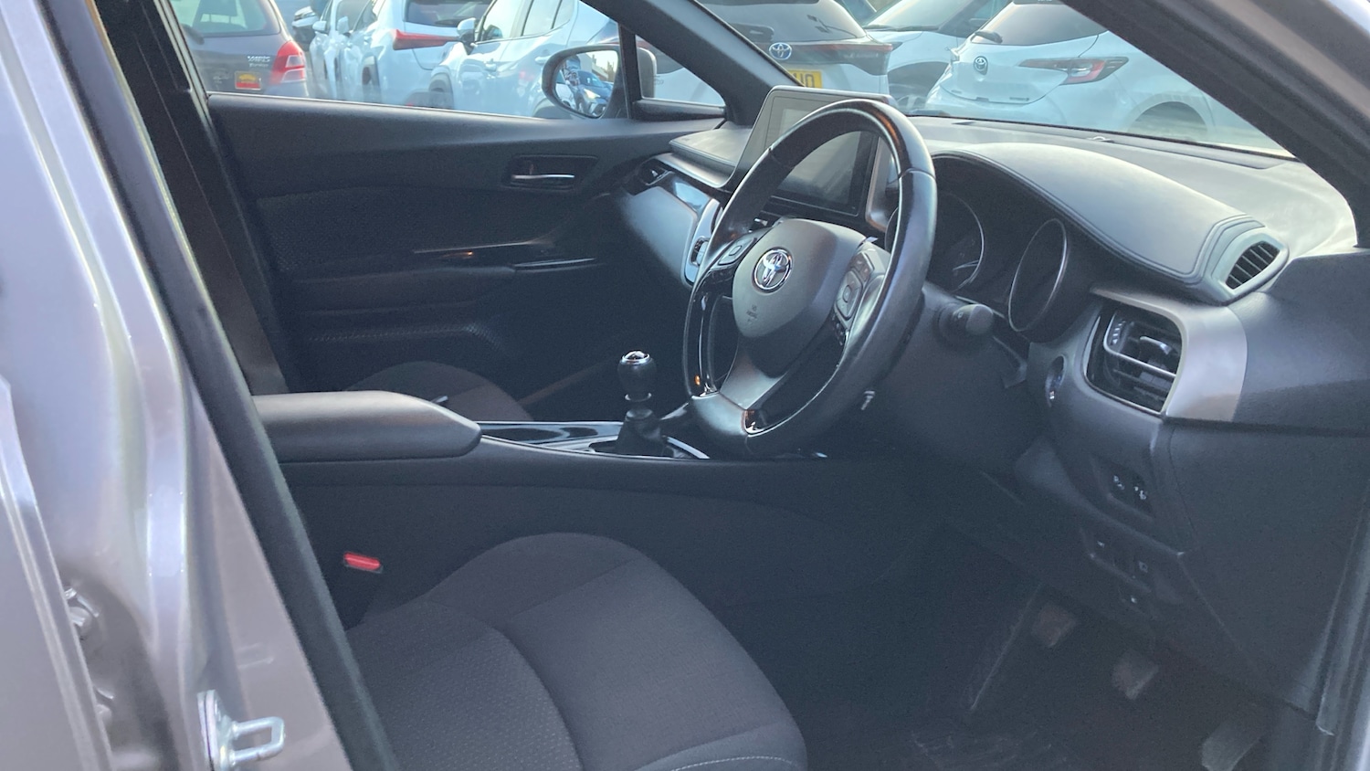 Used Toyota C-HR 2018 for sale - 76807030: Photo 11