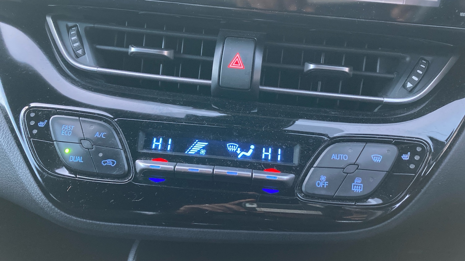 Used Toyota C-HR 2018 for sale - 76807030: Photo 37