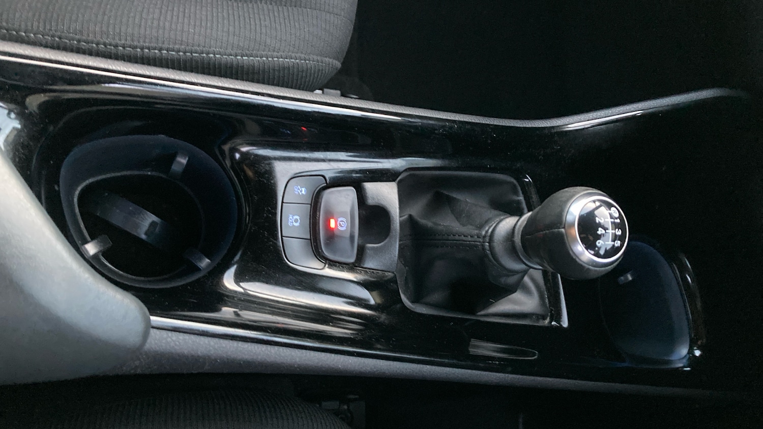 Used Toyota C-HR 2018 for sale - 76807030: Photo 40