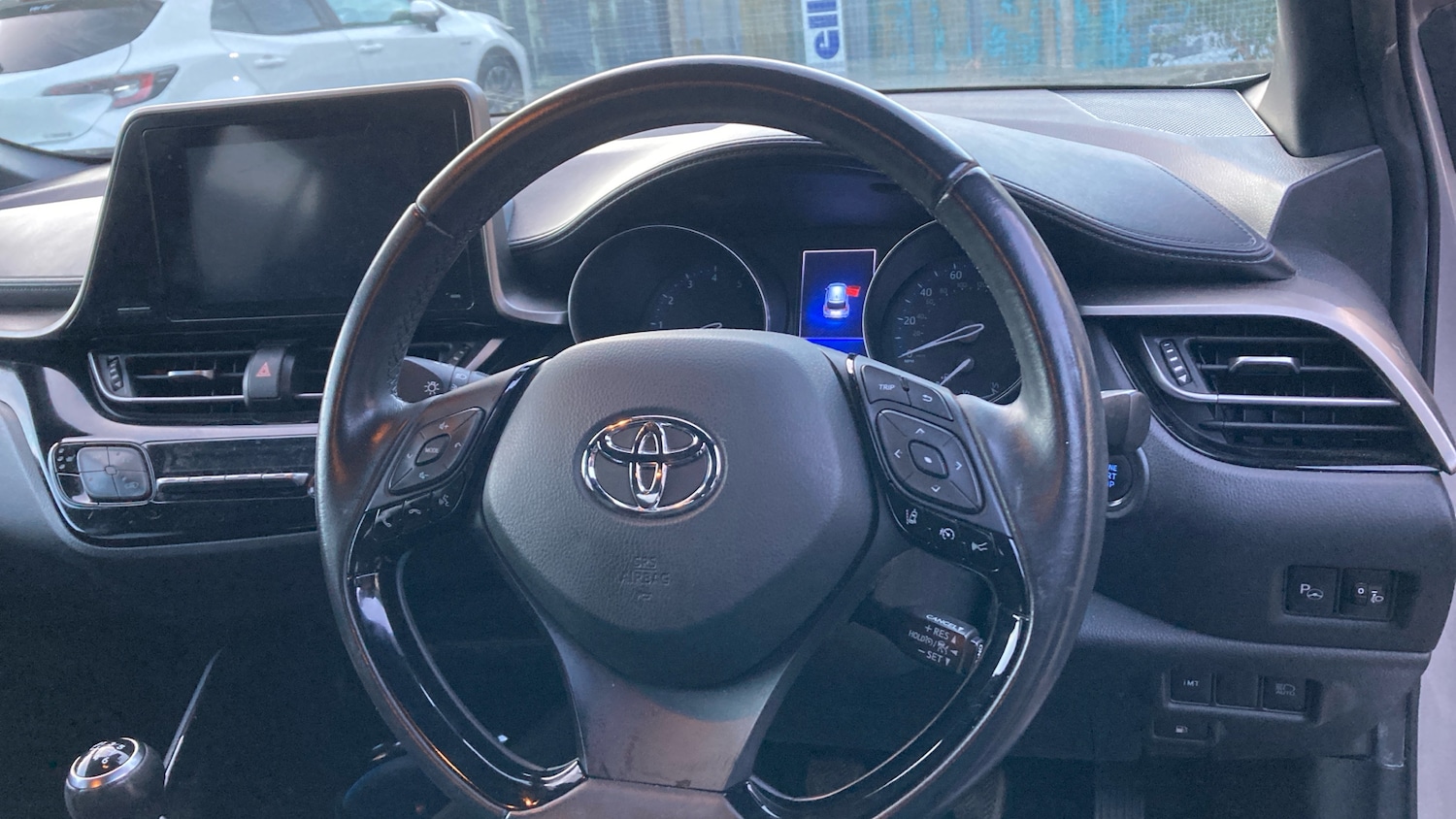Used Toyota C-HR 2018 for sale - 76807030: Photo 8