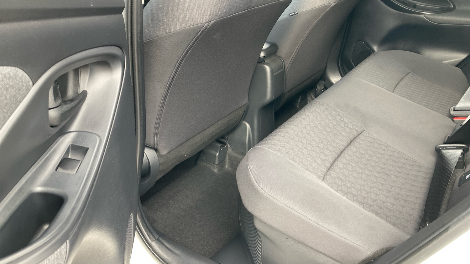 Used Toyota Yaris 2021 for sale - 76554133: Photo 13