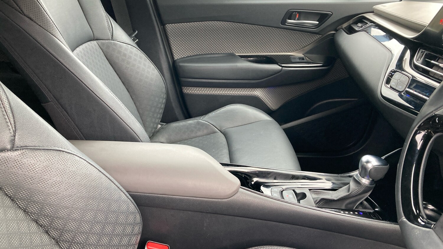 Used Toyota C-HR 2022 for sale - 77503994: Photo 31