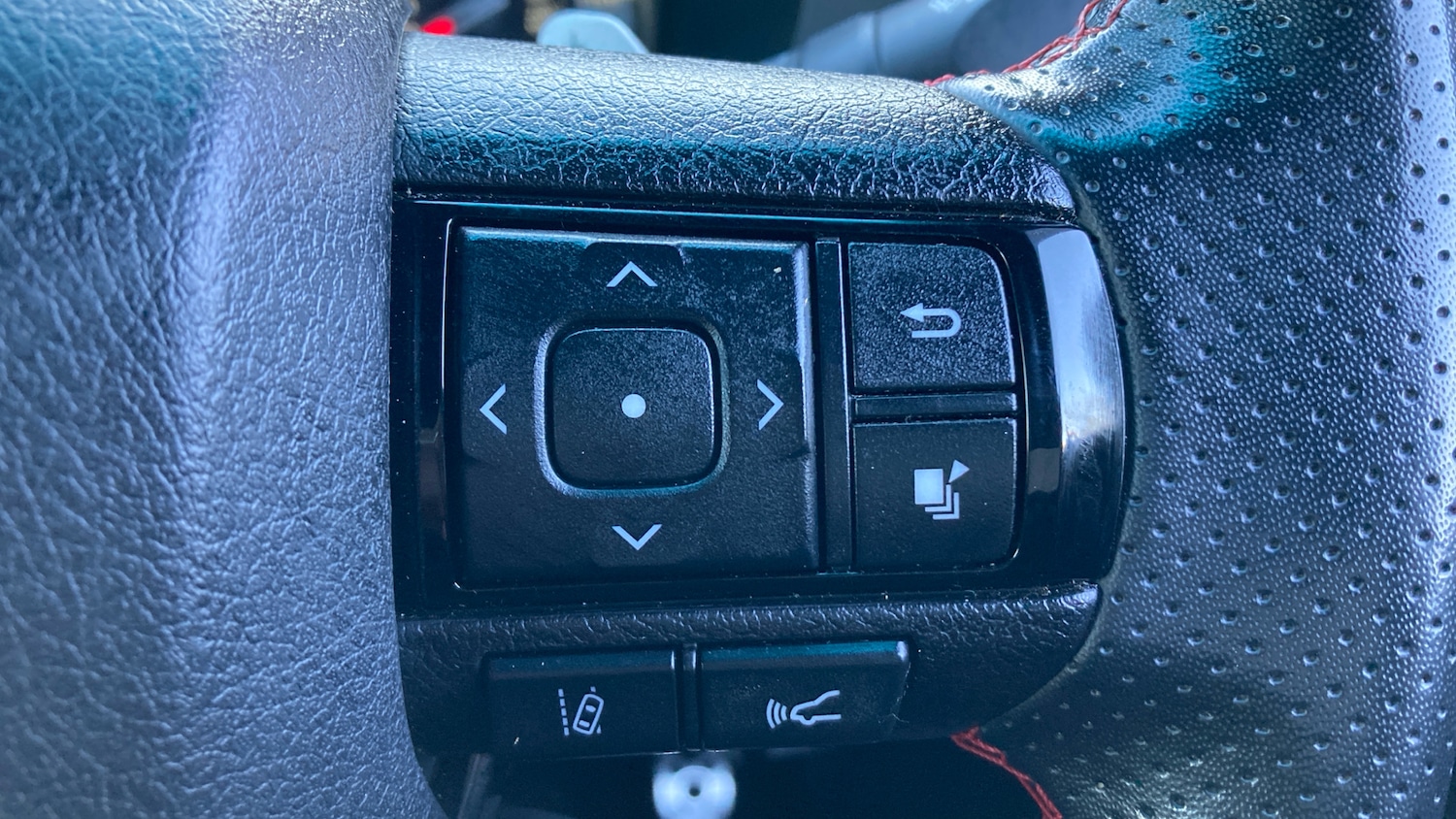 Used Toyota Hilux 2022 for sale - 76910929: Photo 41