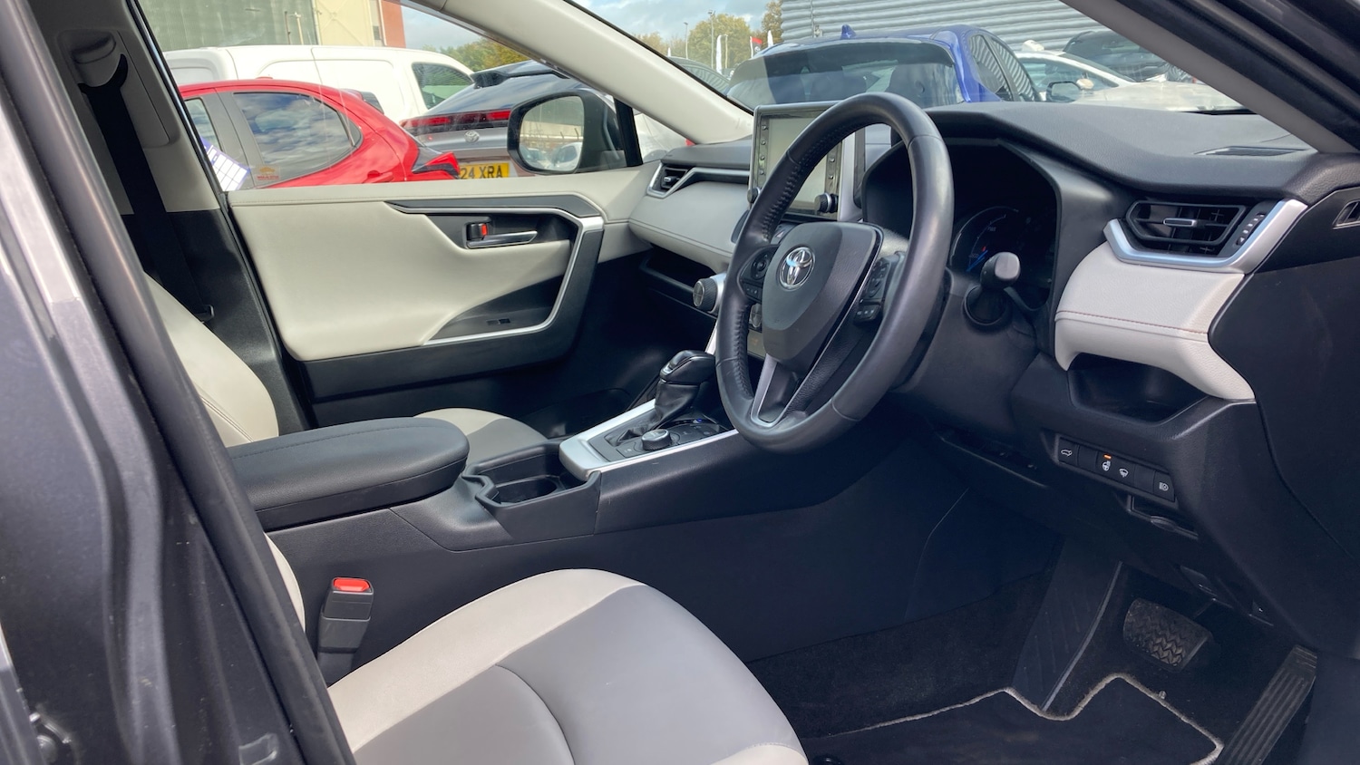 Used Toyota RAV4 2020 for sale - 76782549: Photo 11