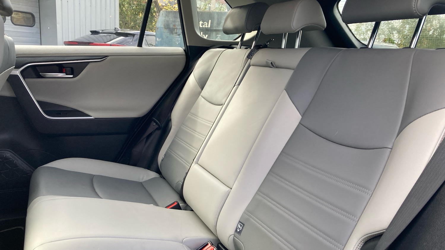 Used Toyota RAV4 2020 for sale - 76782549: Photo 21