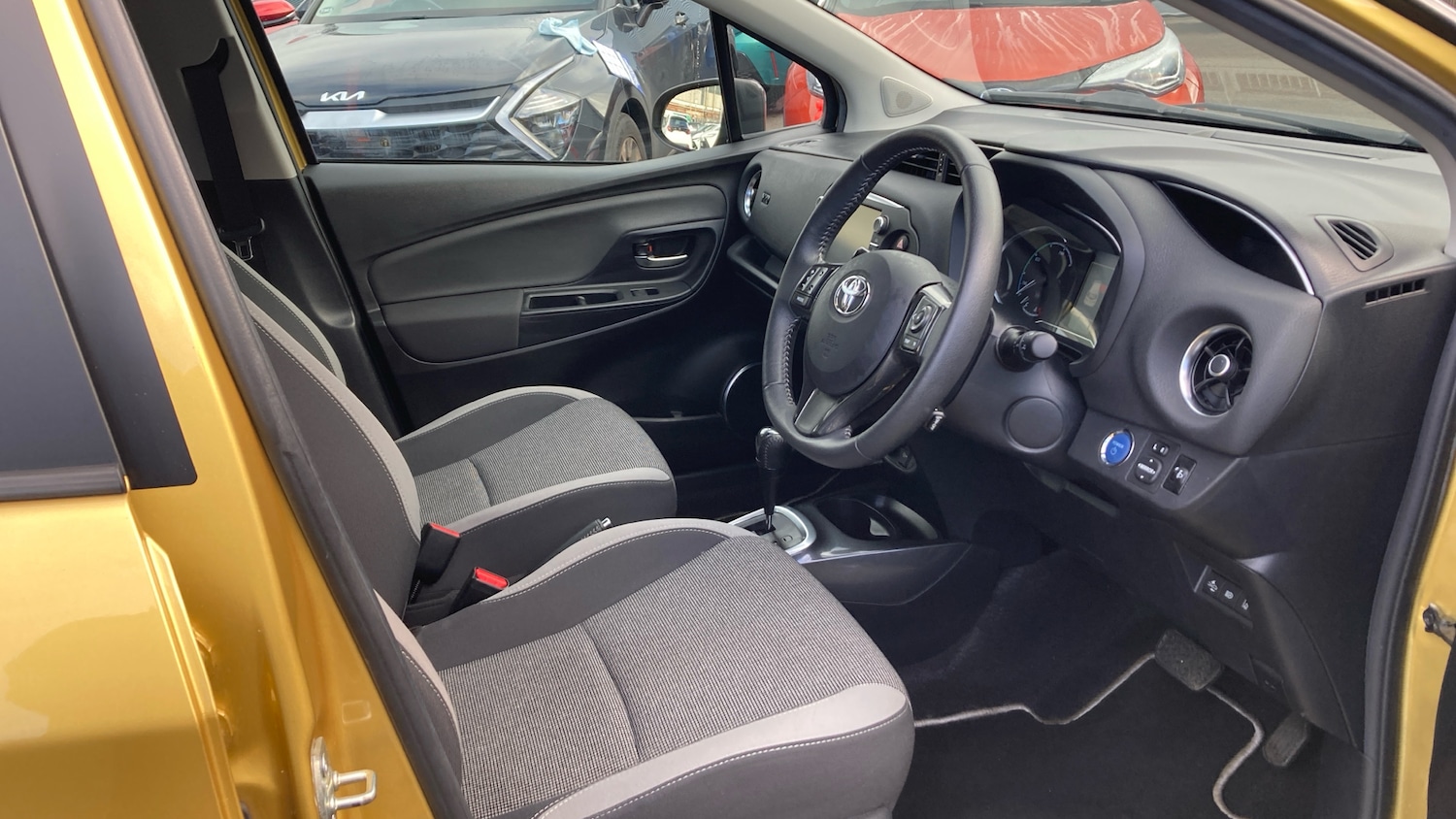 Used Toyota Yaris 2019 for sale - 76722751: Photo 11