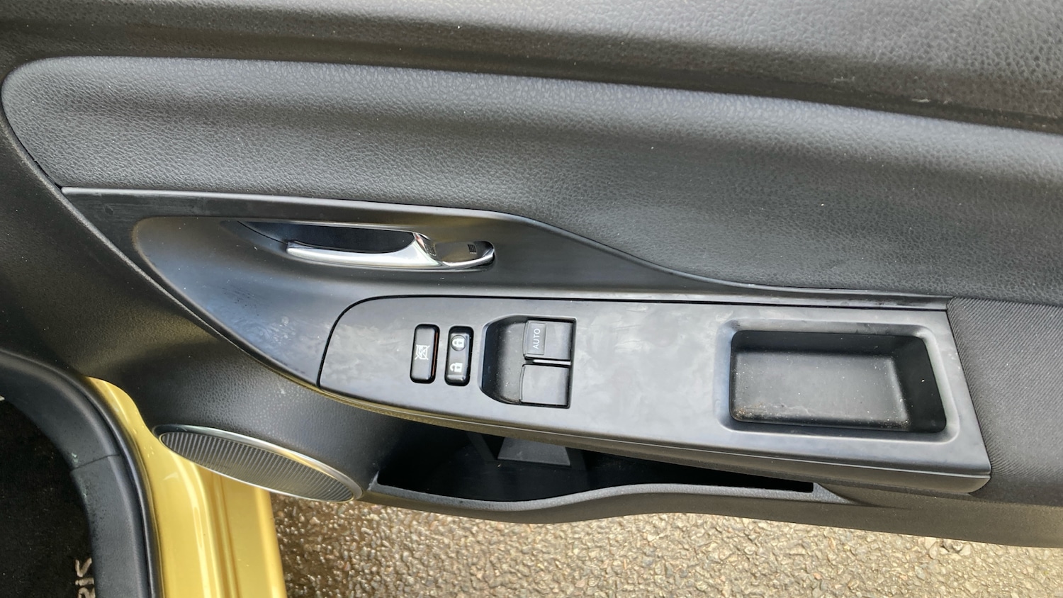 Used Toyota Yaris 2019 for sale - 76722751: Photo 32