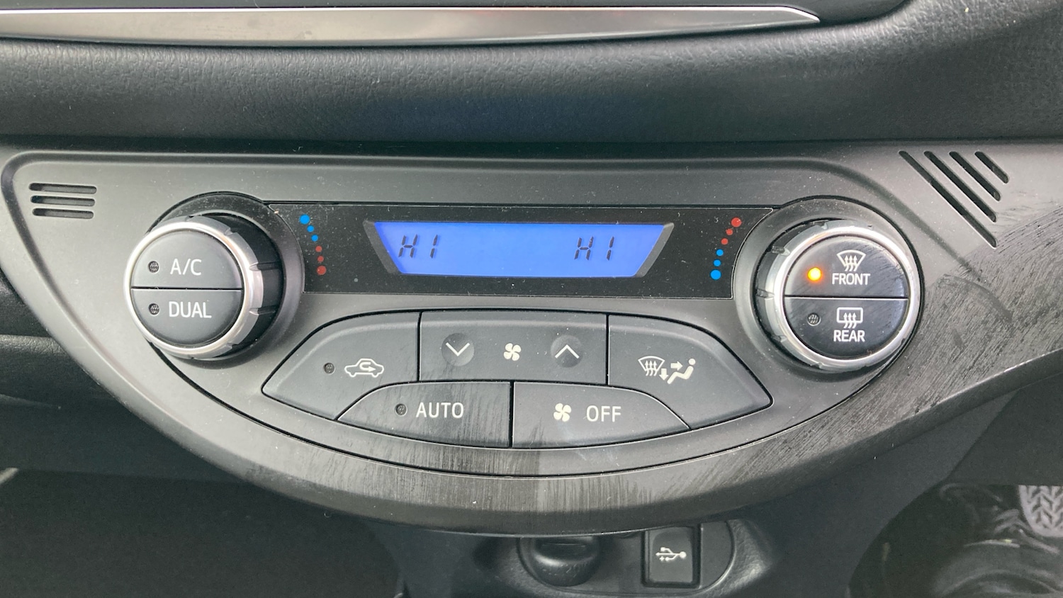 Used Toyota Yaris 2019 for sale - 76722751: Photo 39