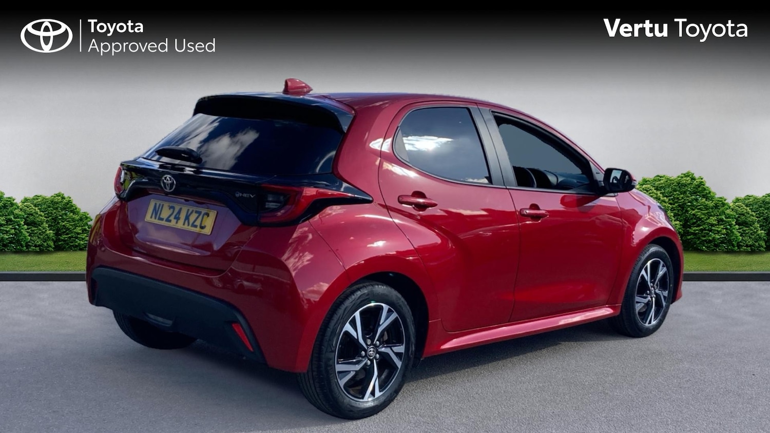 Used Toyota Yaris 2024 for sale - 76045375: Photo 2