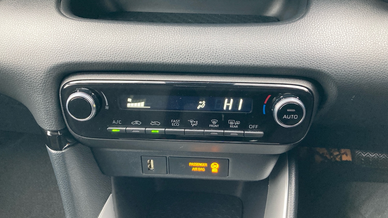 Used Toyota Yaris 2022 for sale - 77159093: Photo 34