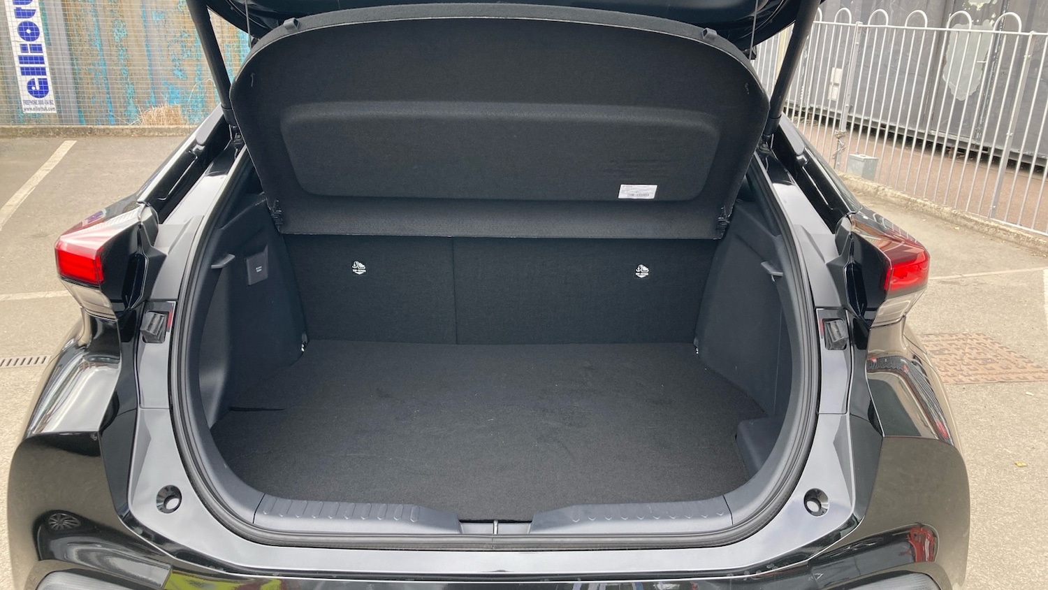 Used Toyota C-HR 2024 for sale - 76719257: Photo 14