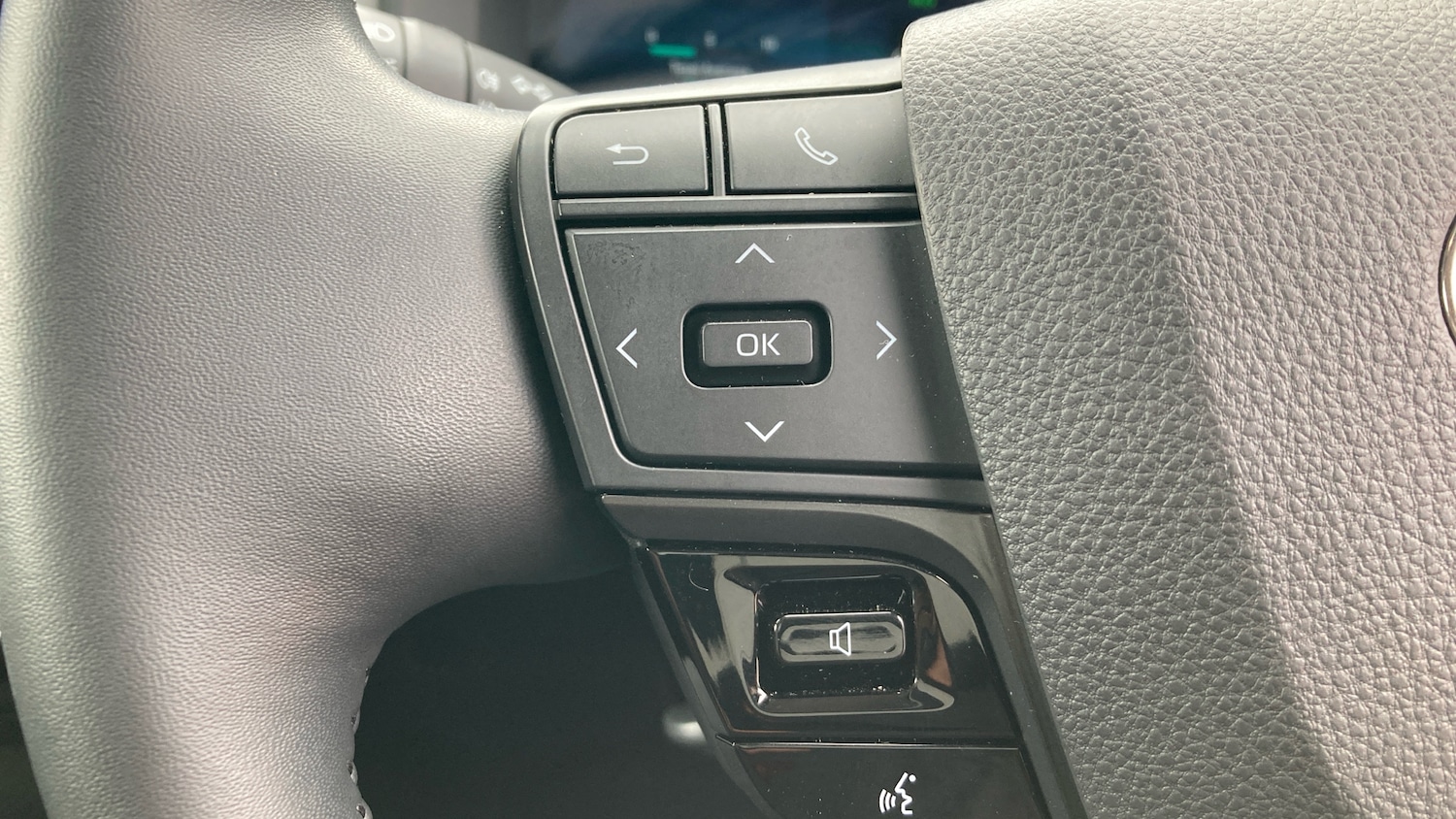 Used Toyota C-HR 2024 for sale - 76719257: Photo 33